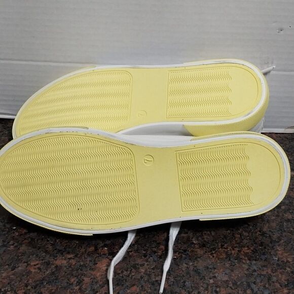 SERRA WHITE SNEAKERS...SIZE 7 - Picture 4 of 6
